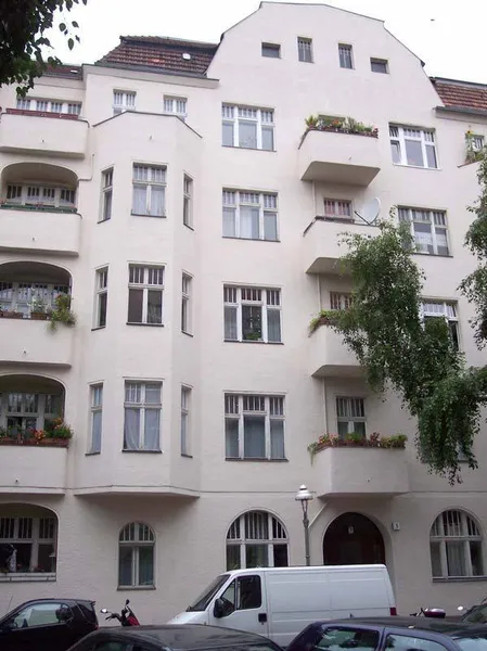 SEPARAT BEGEHBARE 7 ZIMMER/ ALTBAUWOHNUNG MIT 2 BALKONE/ 2 BÄDER, 3. OG. NÄHE RATHAUS CHARLOTTENBURG — photo 1